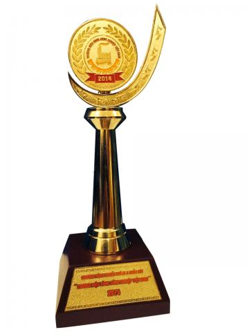 CÚP PHA LÊ MÀU