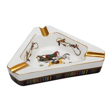 GẠT TÀN SỨ HÌNH TAM GIÁC